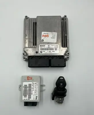 BMW X3 E83 Engine ECU kit and lock set 7805350