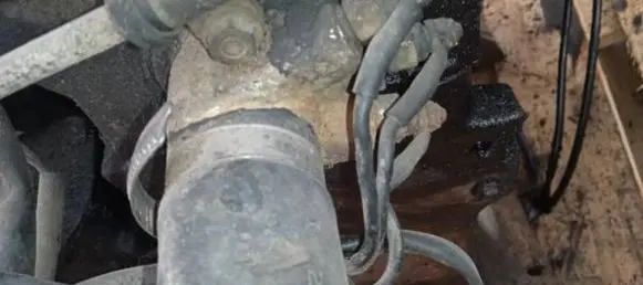 Audi A4 S4 B5 8D Engine coolant pipe/hose 028121145B