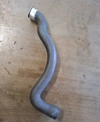 Mercedes-Benz C W203 Engine coolant pipe/hose 2035010682 DBL625412