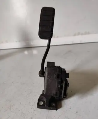 Renault Master II Accelerator throttle pedal 6PV00811904 7700314525