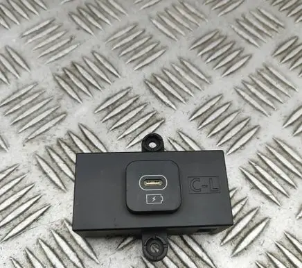 KIA Sorento IV USB socket connector 96125P2760