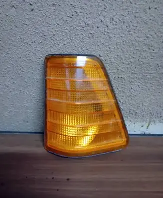 Mercedes-Benz 207 310 Front indicator light 32757