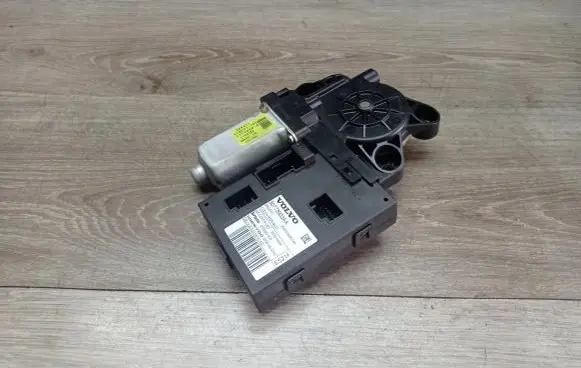 Volvo C30 Front door window regulator motor 979037100 30773903AA 1174088A