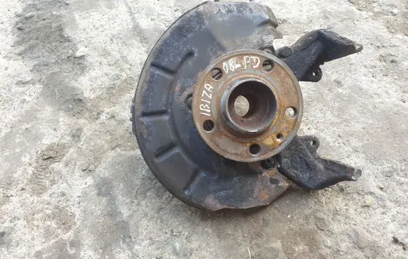 Front wheel hub