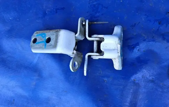 Toyota Avensis T270 Rear door hinge set 
