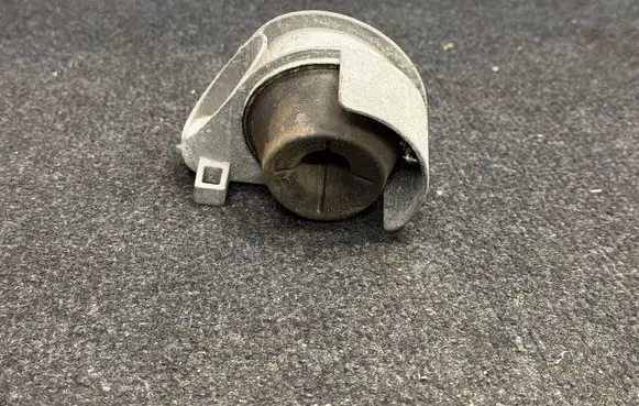 Jeep Grand Cherokee WL Muffler mount bracket/holder 68440476AB