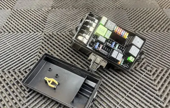 Volkswagen PASSAT B8 Fuse box set 5Q0907361B