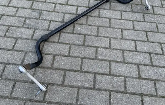 Front anti-roll bar/sway bar