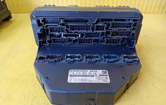 Mercedes-Benz E W212 Fuse box set A2129006924