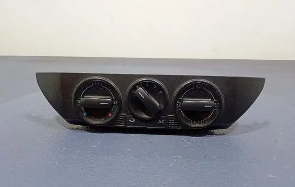 Volkswagen Polo IV 9N3 Climate control unit 6Q0820045E