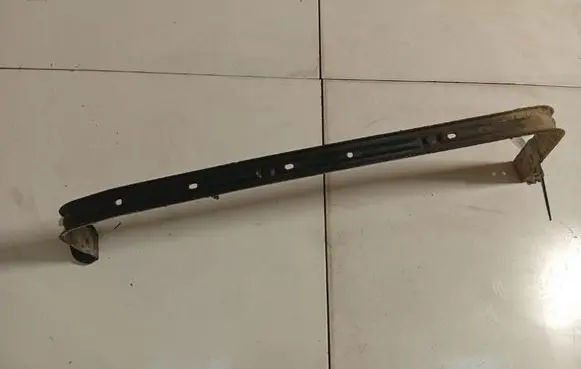 Ford Focus Fuel tank mounting bracket