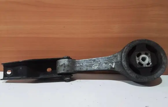 Skoda Fabia Mk1 (6Y) Engine mount bracket 6Q0199851AC