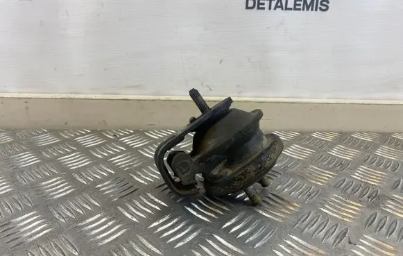 Suzuki Grand Vitara II Engine mount bracket RJ3522