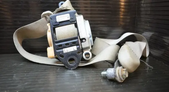 Mazda CX-7 Front seatbelt