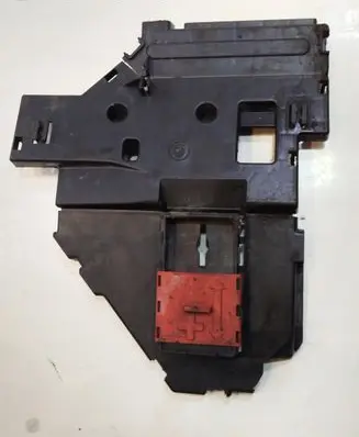 Mercedes-Benz C W205 Fuse box cover DBPD925