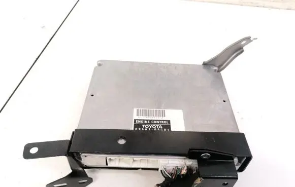 Toyota Avensis T250 Engine control unit/module 8966105C81 89661-05C81