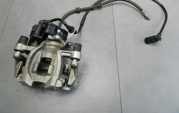 BMW X1 F48 F49 Rear brake caliper 6880380