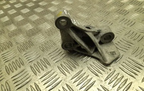 BMW iX1 Engine mounting bracket 9485641