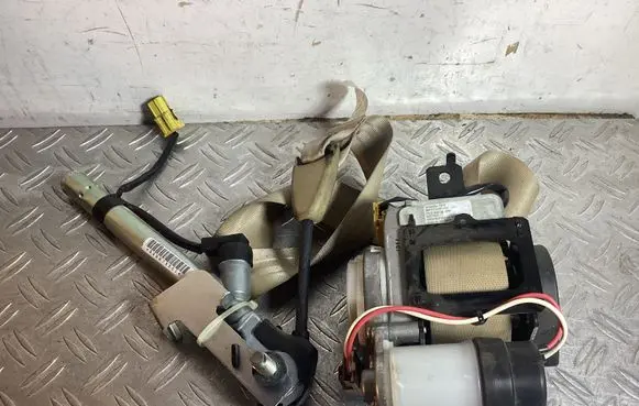 Honda CR-V Front seatbelt 81850SWWG1