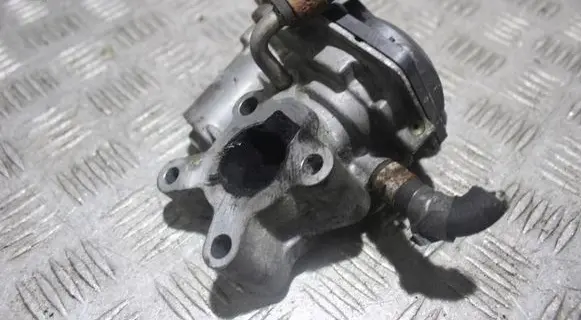 Toyota Corolla E160 E170 EGR valve 25800033011