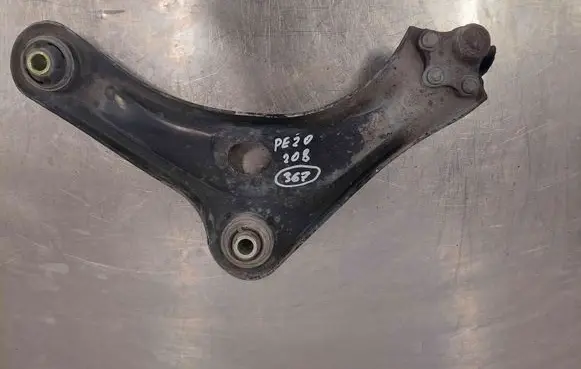 Peugeot 208 Front lower control arm/wishbone