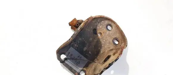 Volkswagen PASSAT B4 Bracket in trunk/boot 