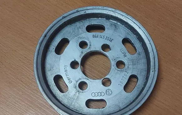 Audi A4 S4 B8 8K Power steering pump pulley 06H145255E