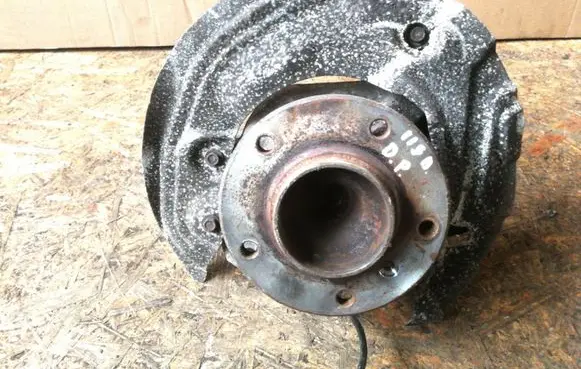 BMW 1 E81 E87 Front wheel hub 3121676444403 12201210