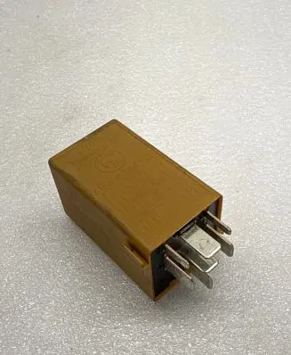 BMW 5 E60 E61 Window control relay 61368384505