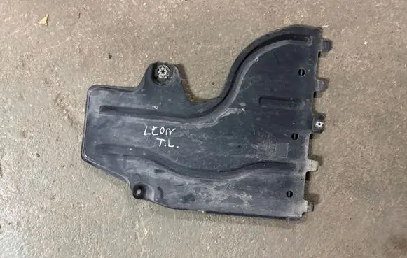 Seat Leon IV Engine splash shield/under tray 5WA825101