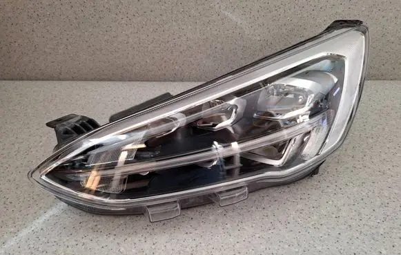 Ford Focus Headlight/headlamp JX7B13E015AE