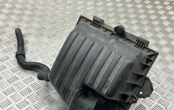 Seat Alhambra (Mk1) Air filter box