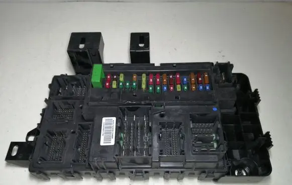 Ford Mustang VI Fuse module FR3T15604BH FR3T15604