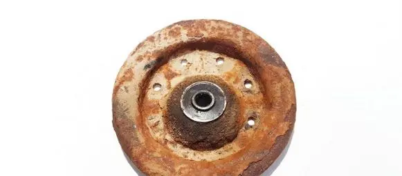 Coil spring mount