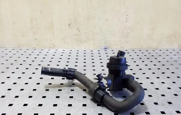 Porsche Cayenne (92A) Coolant heater control valve 7P6122157E 1J0819809