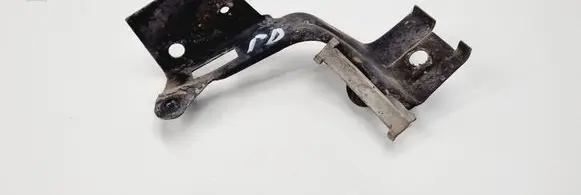 Volkswagen PASSAT B5 Fender mounting bracket