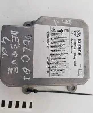 Volkswagen Polo IV 9N3 Airbag control unit/module 1C0909605K