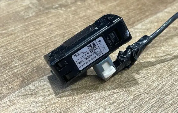 Jaguar F-Type Aerial antenna amplifier FW9319C024AB LI94727JB