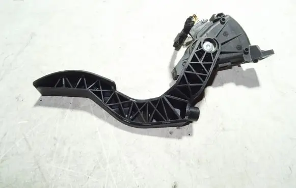 Audi A4 S4 B7 8E 8H Accelerator throttle pedal 8E1721523C 6PV00837505