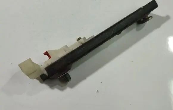 Renault Scenic II - Grand scenic II Seat belt adjustment rail 