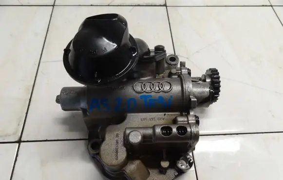 Audi A5 8T 8F Oil pump 06H115105