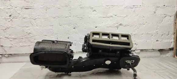 Jeep Grand Cherokee Interior heater climate box assembly P68245823ag