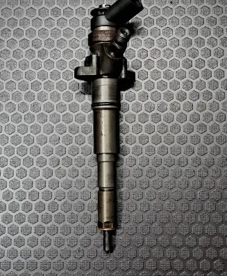 BMW 5 E60 E61 Fuel injector 0445110131