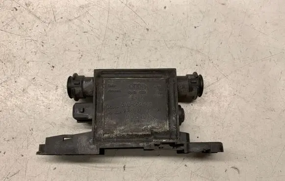 Audi A4 S4 B5 8D Door central lock control unit/module 4A0959981 D10400
