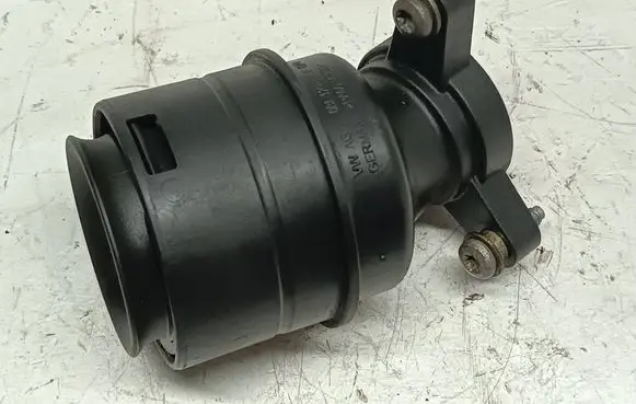 Volkswagen Golf VI Air intake duct part 03F129656F