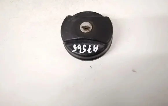 KIA Carens I Fuel tank filler cap 