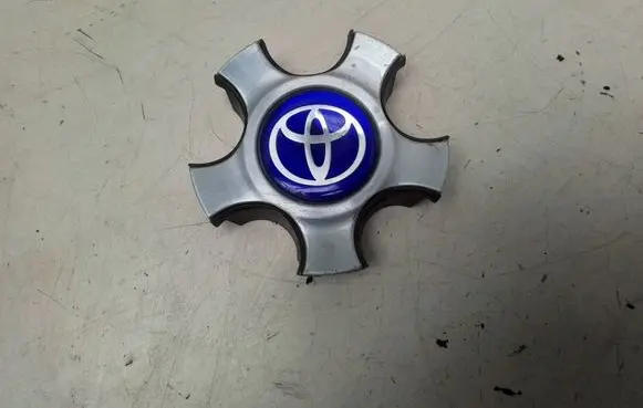 Toyota Avensis T250 Original wheel cap PA66GF30