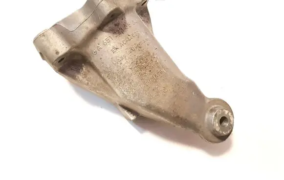 Mercedes-Benz E W212 Engine mounting bracket A6512233504 000093504