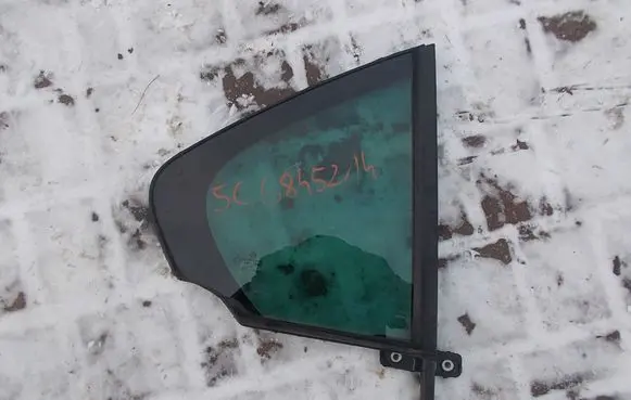 Volkswagen Jetta VI Rear vent window glass 5C6845214