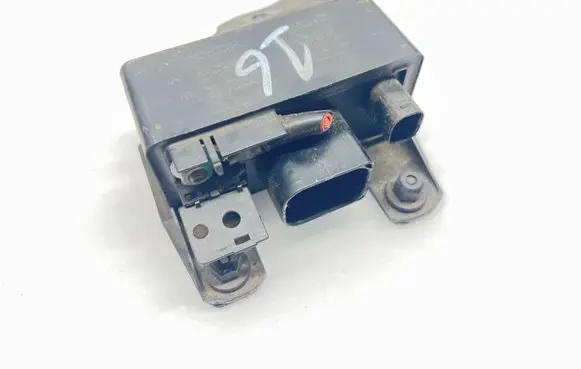 Mercedes-Benz E W211 Glow plug pre-heat relay 0285454032